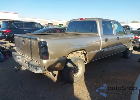 2005 Chevrolet Silverado 1500 Ls z USA, uszkodzony, nr VIN 2GCEC13T551318734
